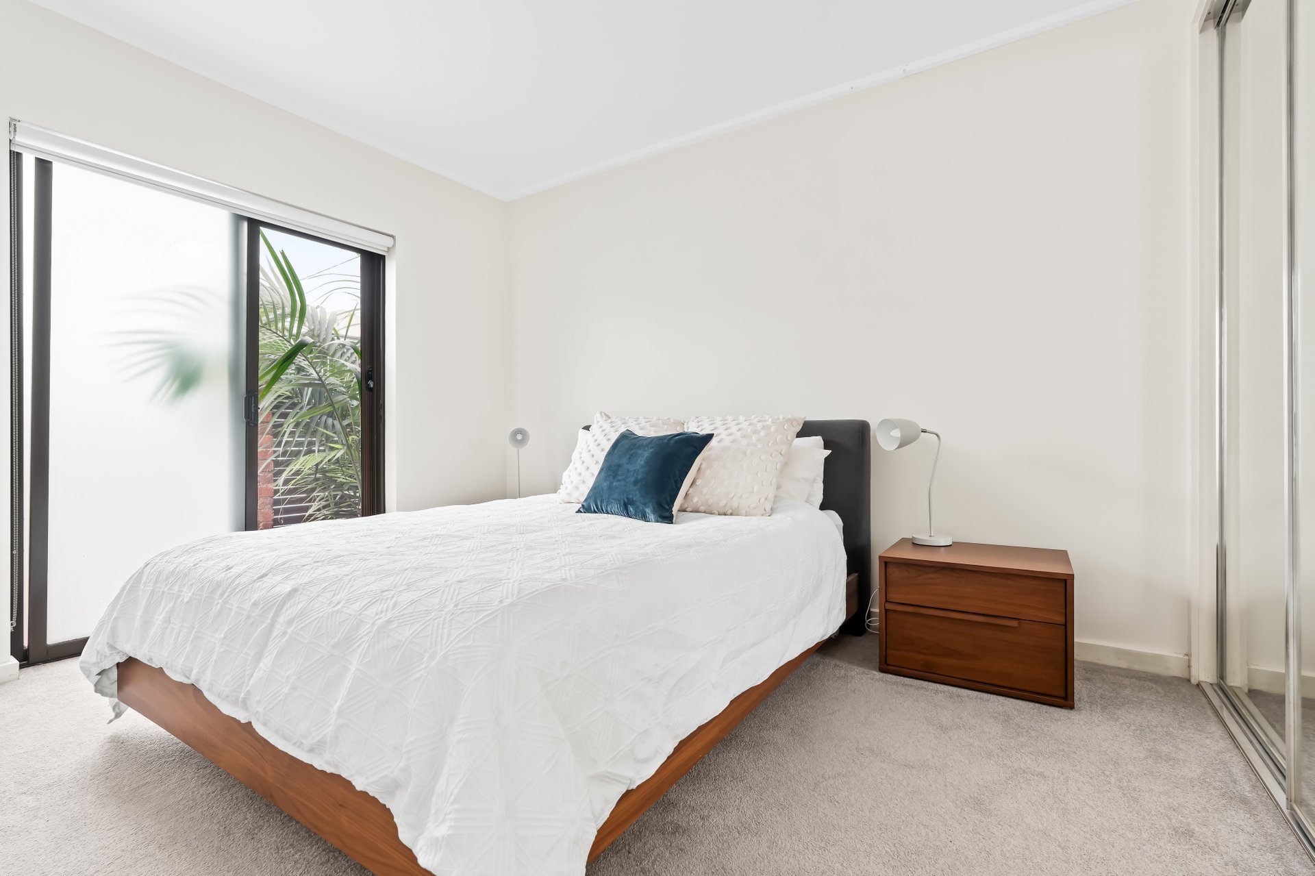 5/97 Cruikshank Street, Port Melbourne image 5