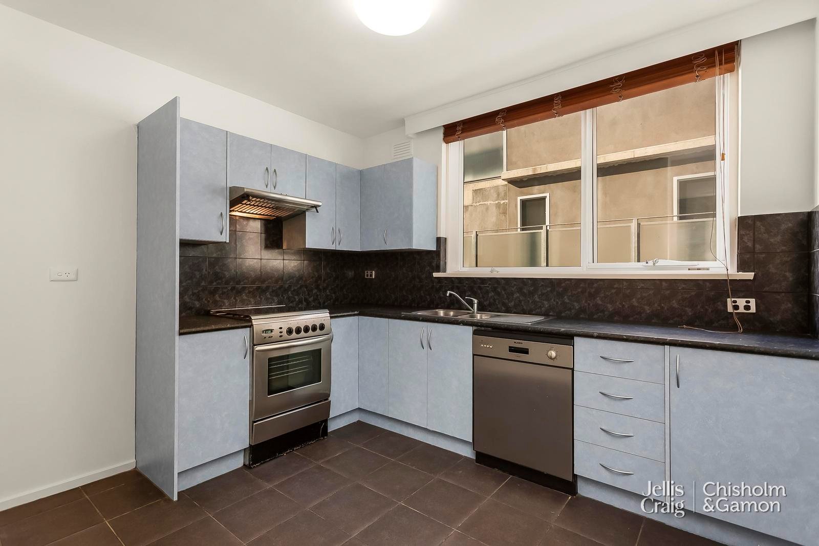 5/97 Spray Street, Elwood image 2
