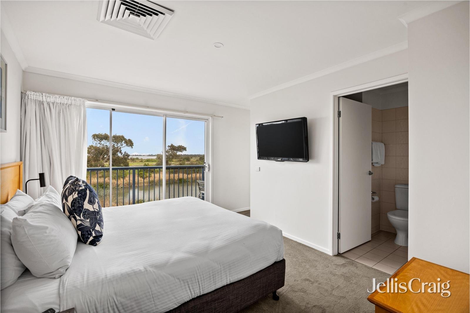 59/80 Salt Water Drive, Williamstown image 5