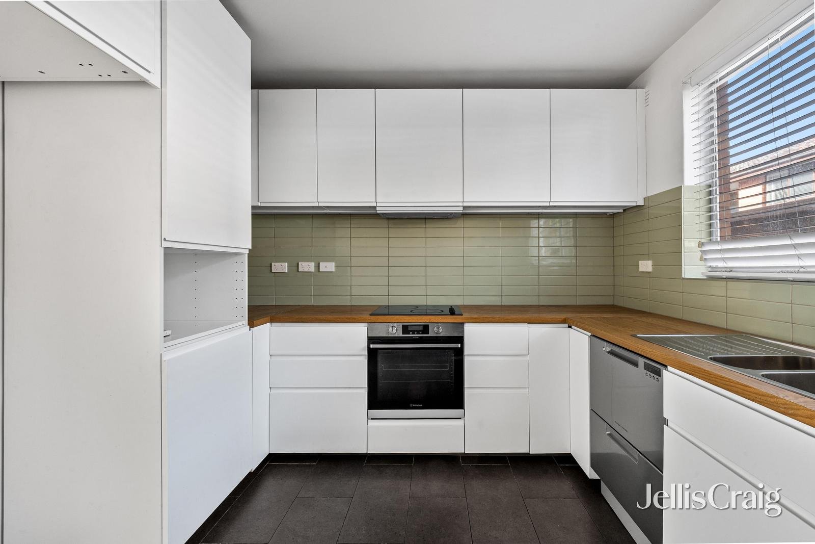 5/99 Verdon Street, Williamstown image 2