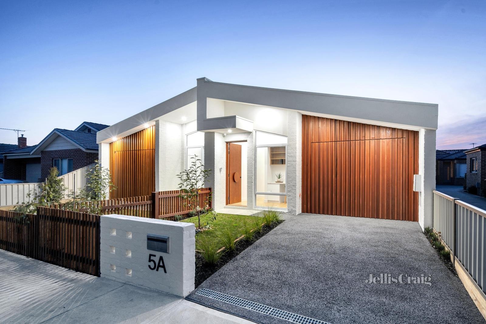 5A Bawden Court, Pascoe Vale image 1