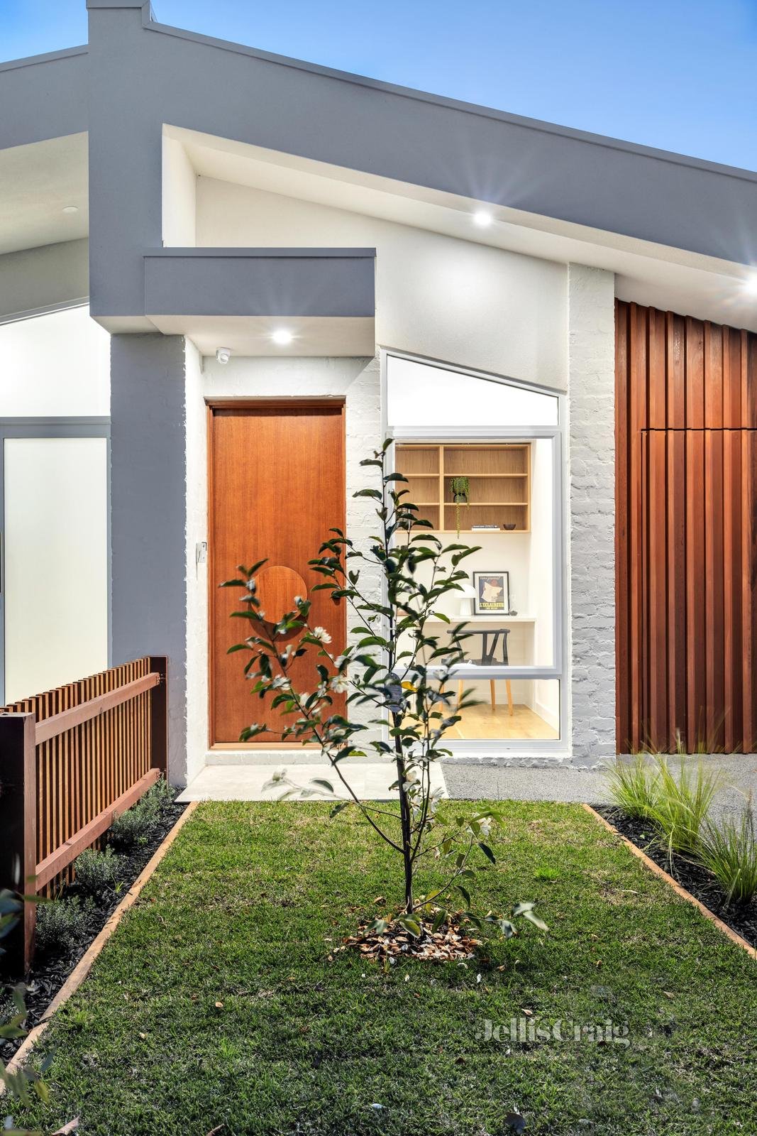 5A Bawden Court, Pascoe Vale image 2