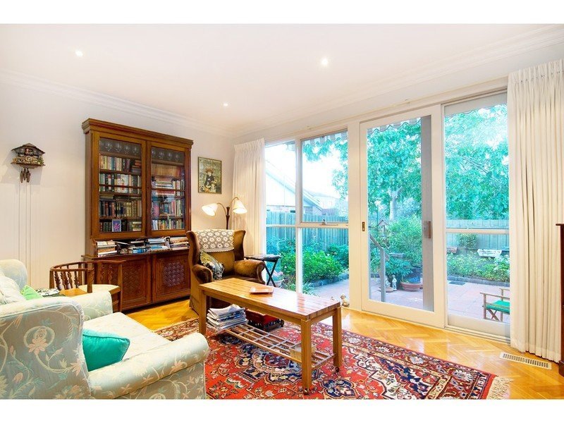 5A Hardwicke Street, Balwyn image 2