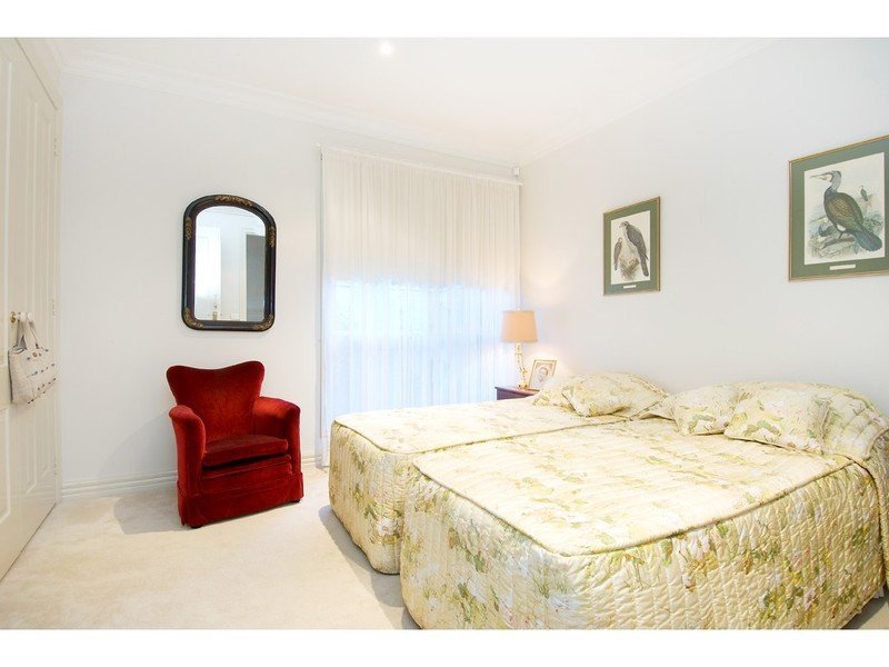 5A Hardwicke Street, Balwyn image 4