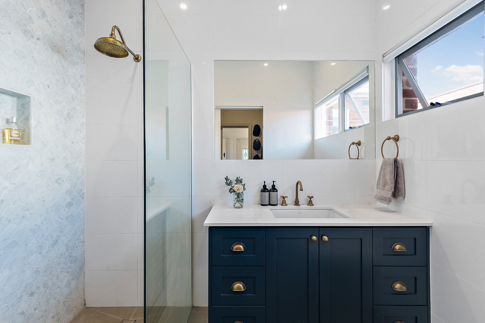 Property Gallery Thumbnail 9