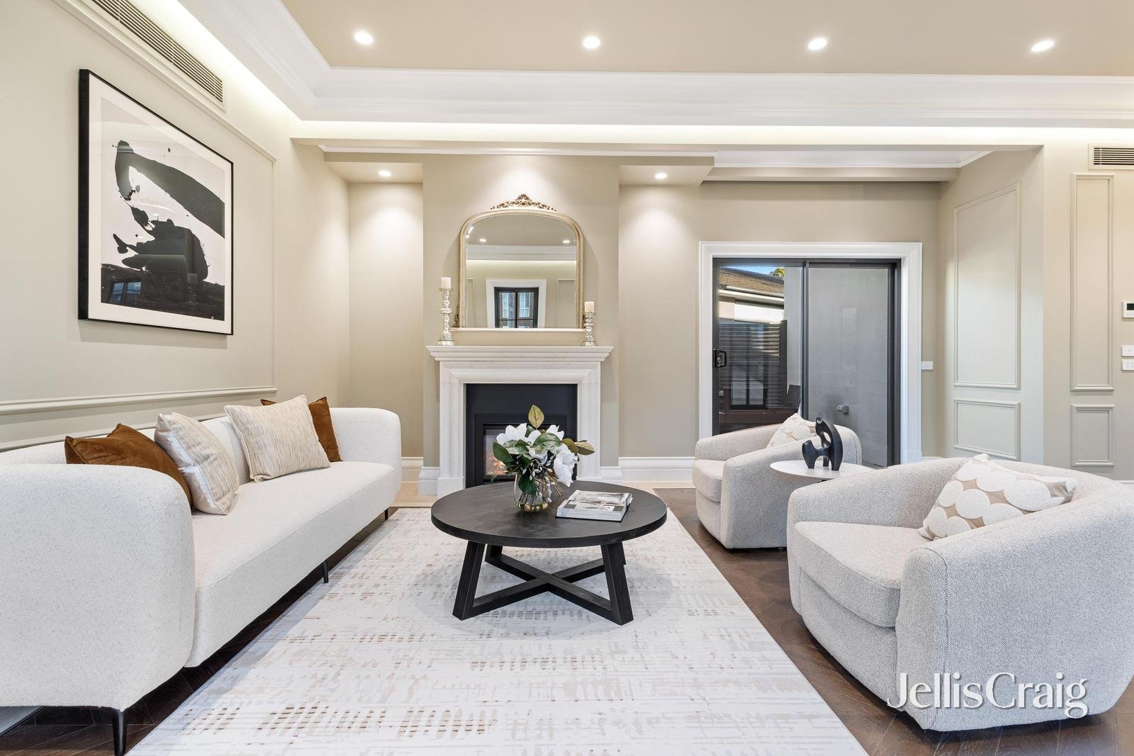 5A Miller Crescent, Mount Waverley image 4