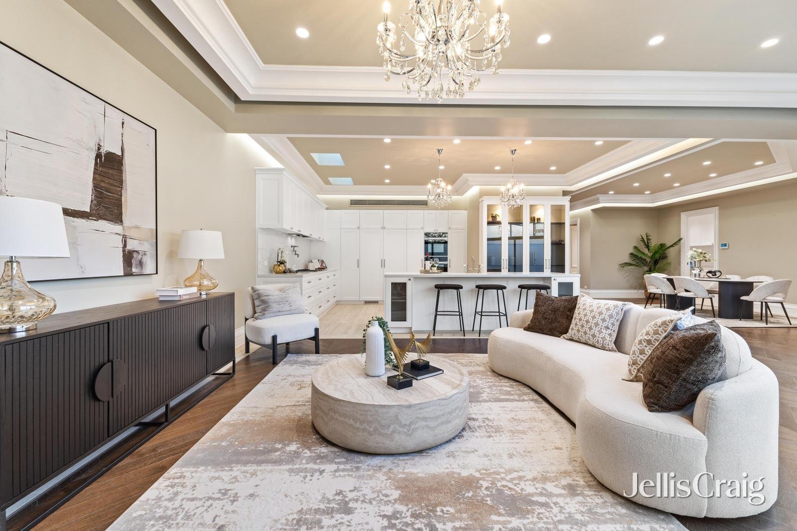 5A Miller Crescent, Mount Waverley image 8