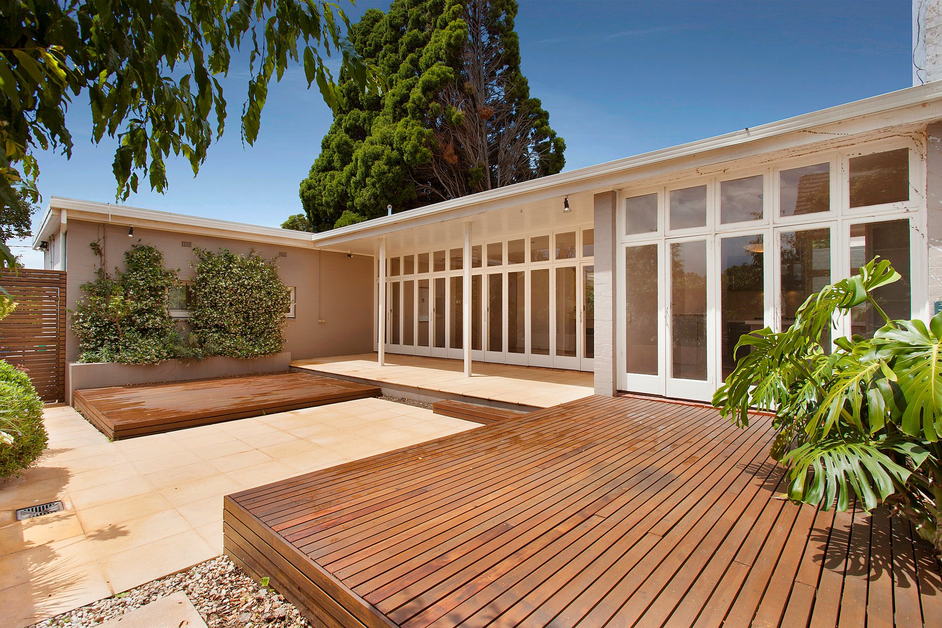 Property Gallery Thumbnail 3