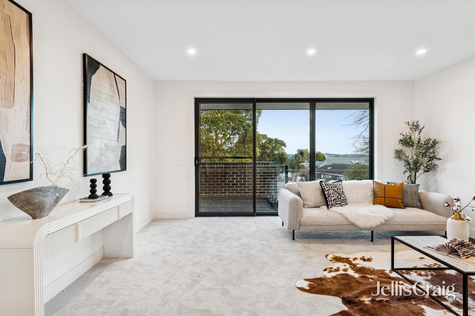 5A Philip Avenue, Doncaster image 8