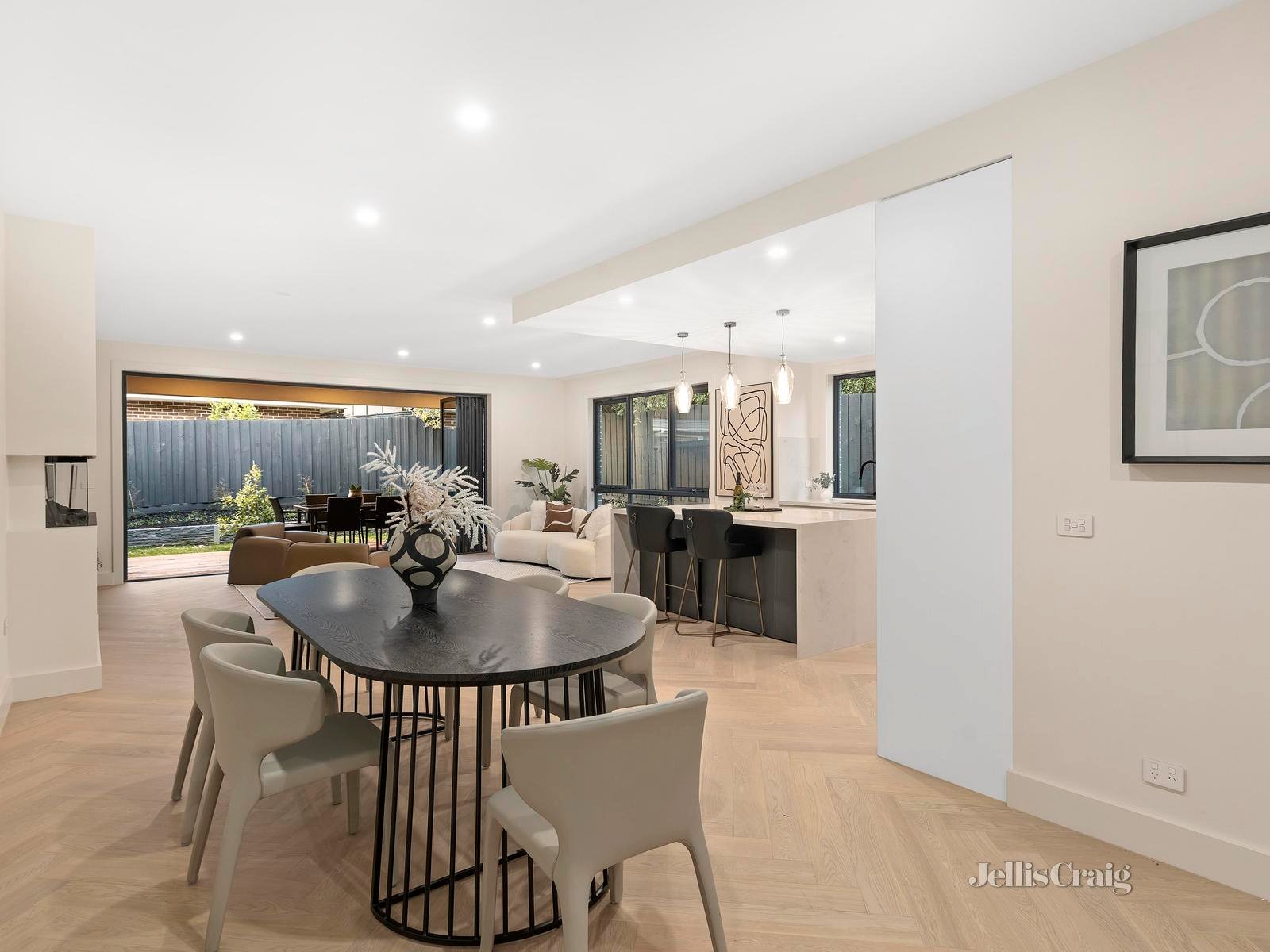 5A Philip Avenue, Doncaster image 4
