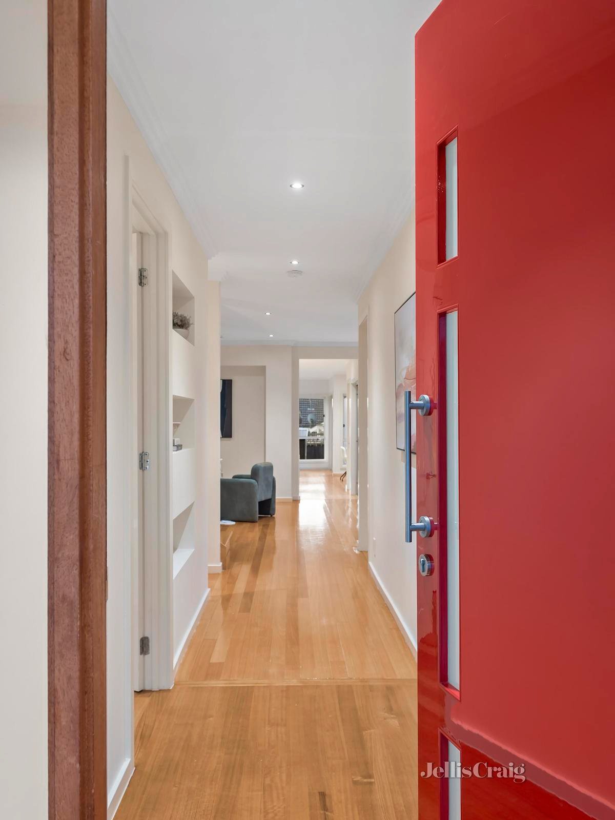 5A Pine Way, Doncaster East image 2