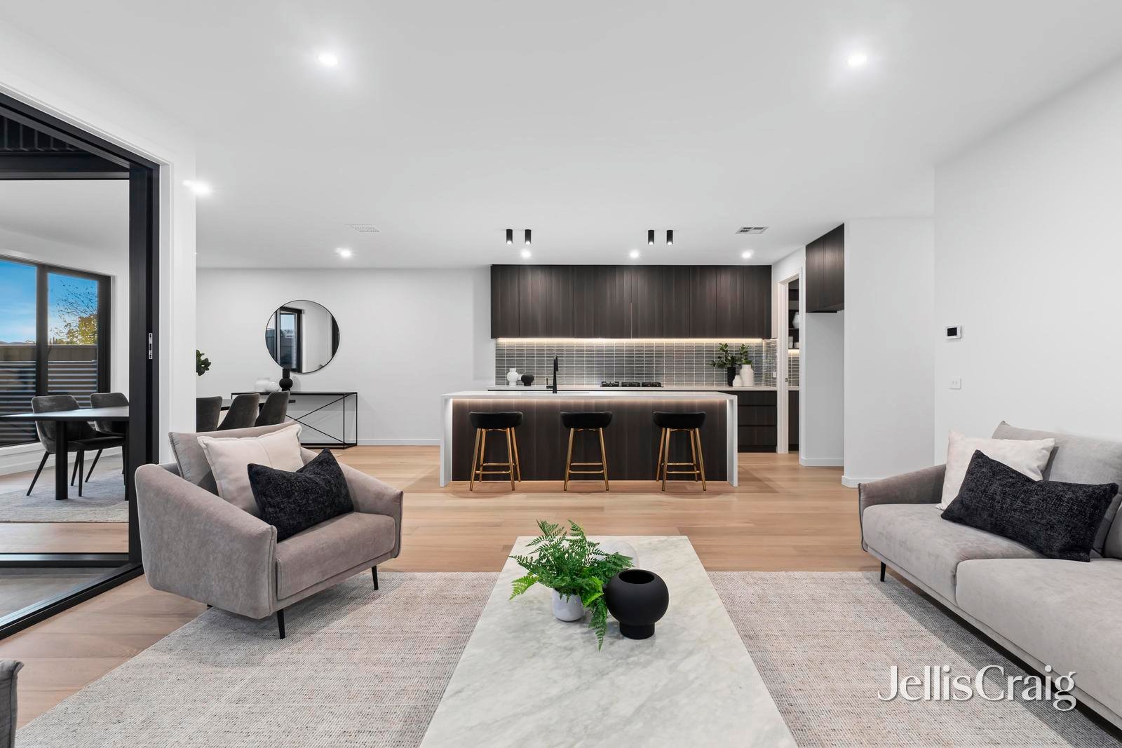 5A Toronto Avenue, Doncaster image 4