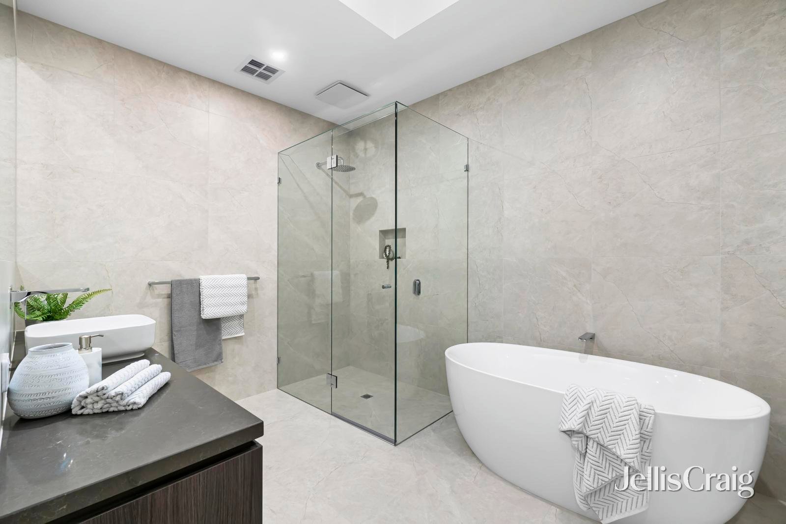 5A Toronto Avenue, Doncaster image 7