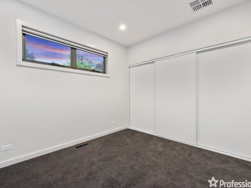 5A Yates Court, Mooroolbark image 11