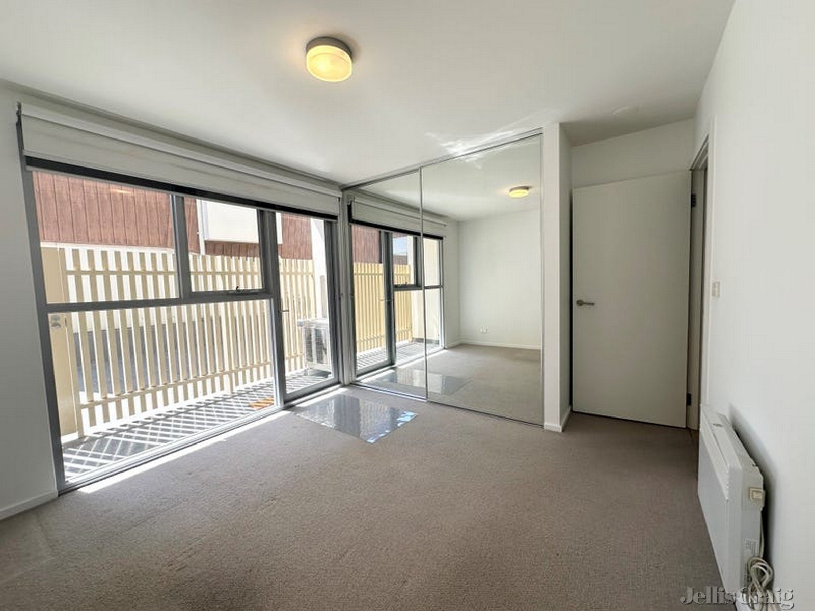5A/168 Victoria Road, Northcote image 4
