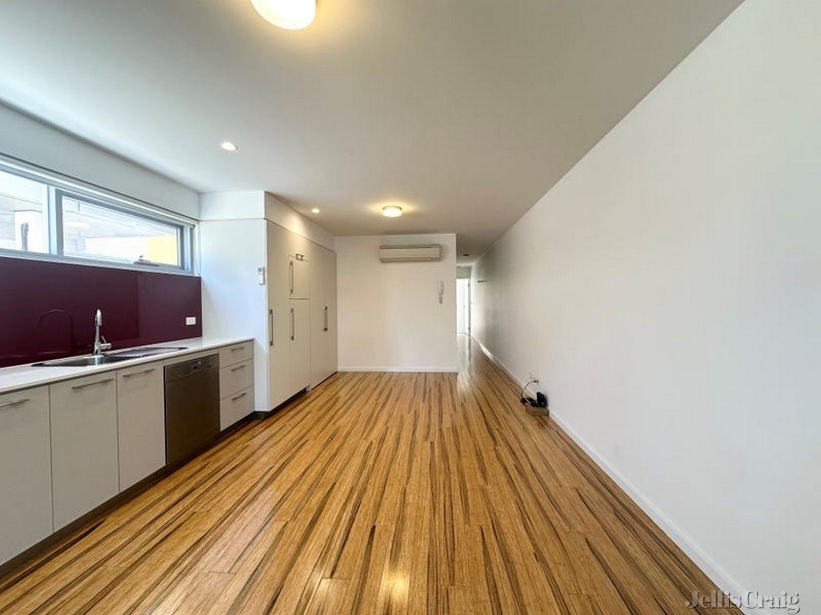 5A/168 Victoria Road, Northcote image 2