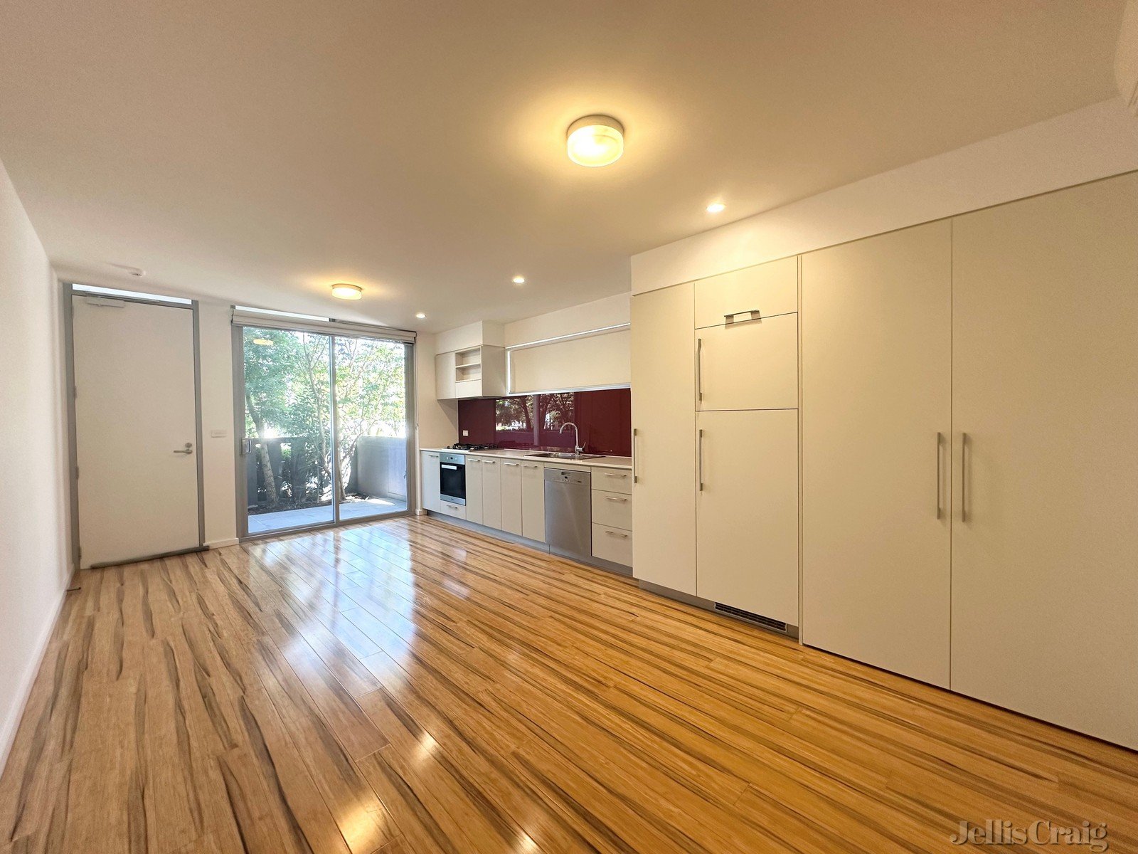5A/168 Victoria Road, Northcote image 3
