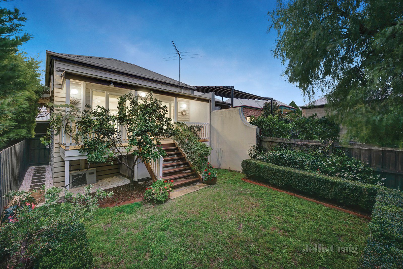 5B Austin Street, Hawthorn image 2