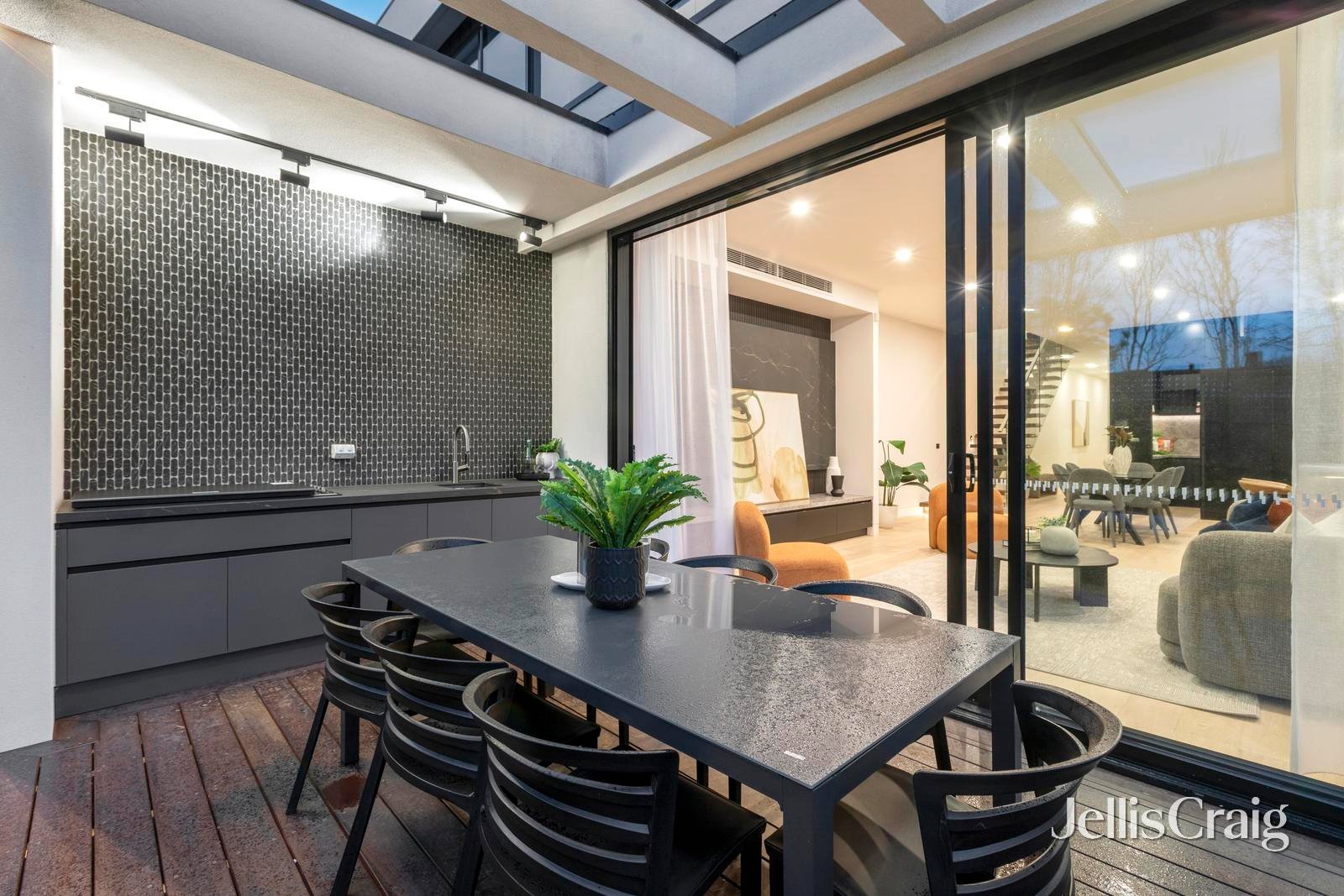 5B Chalmers Street, Mckinnon image 9