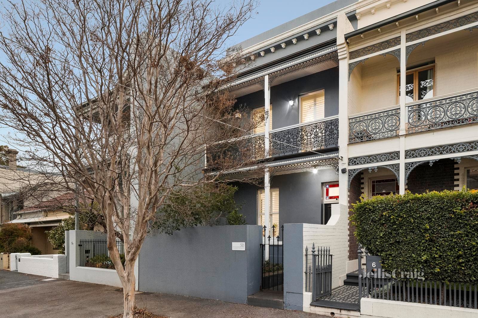 5b Madden Street, Albert Park image 1