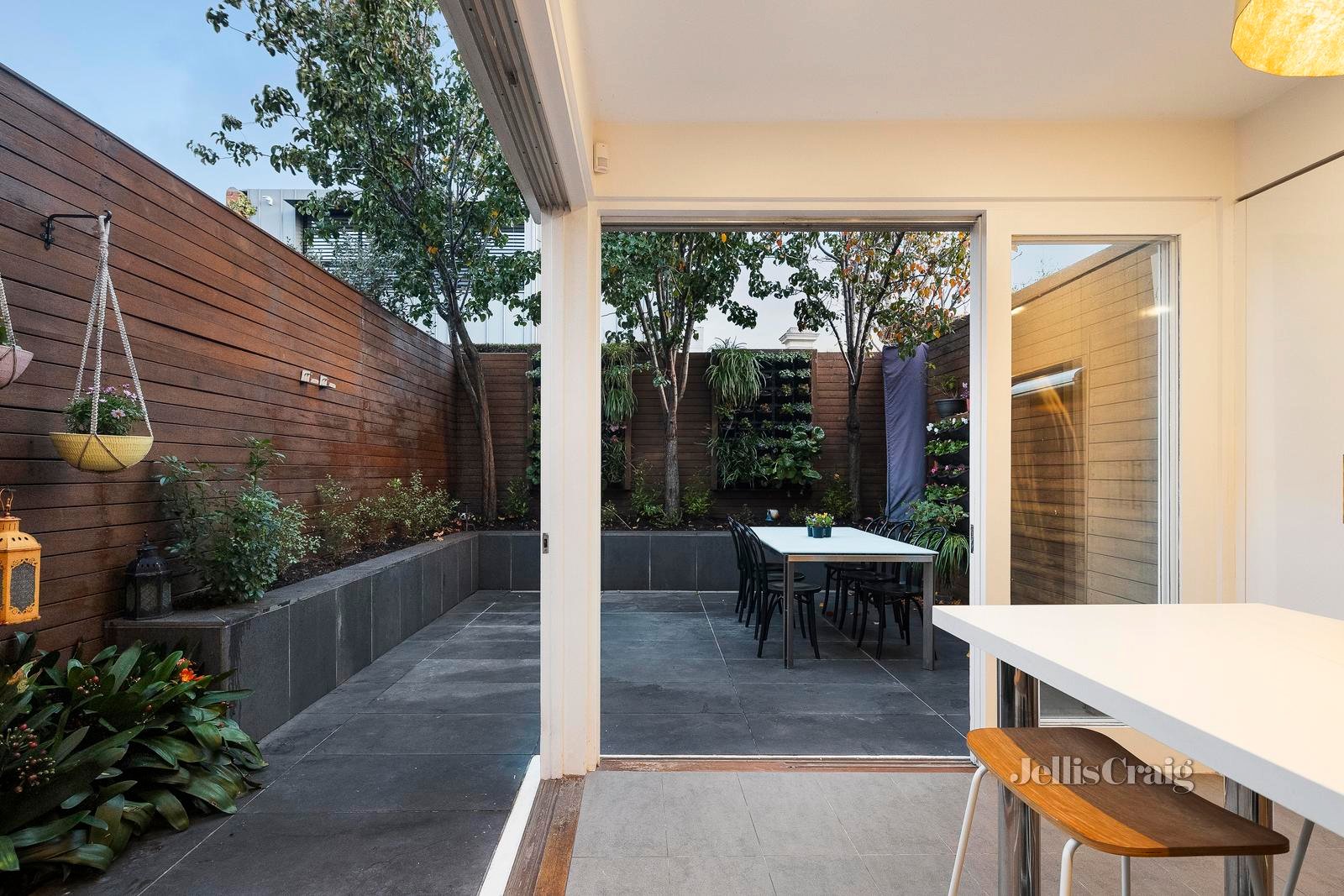 5b Madden Street, Albert Park image 16