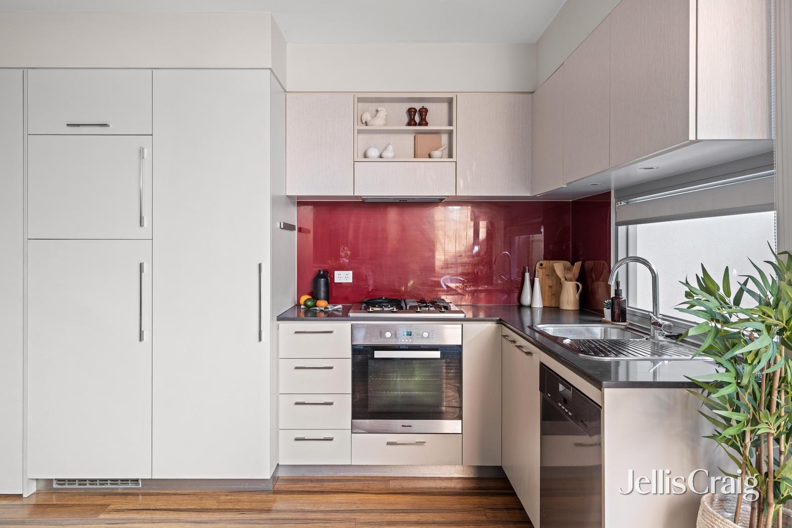 5B/168 Victoria Road, Northcote image 4