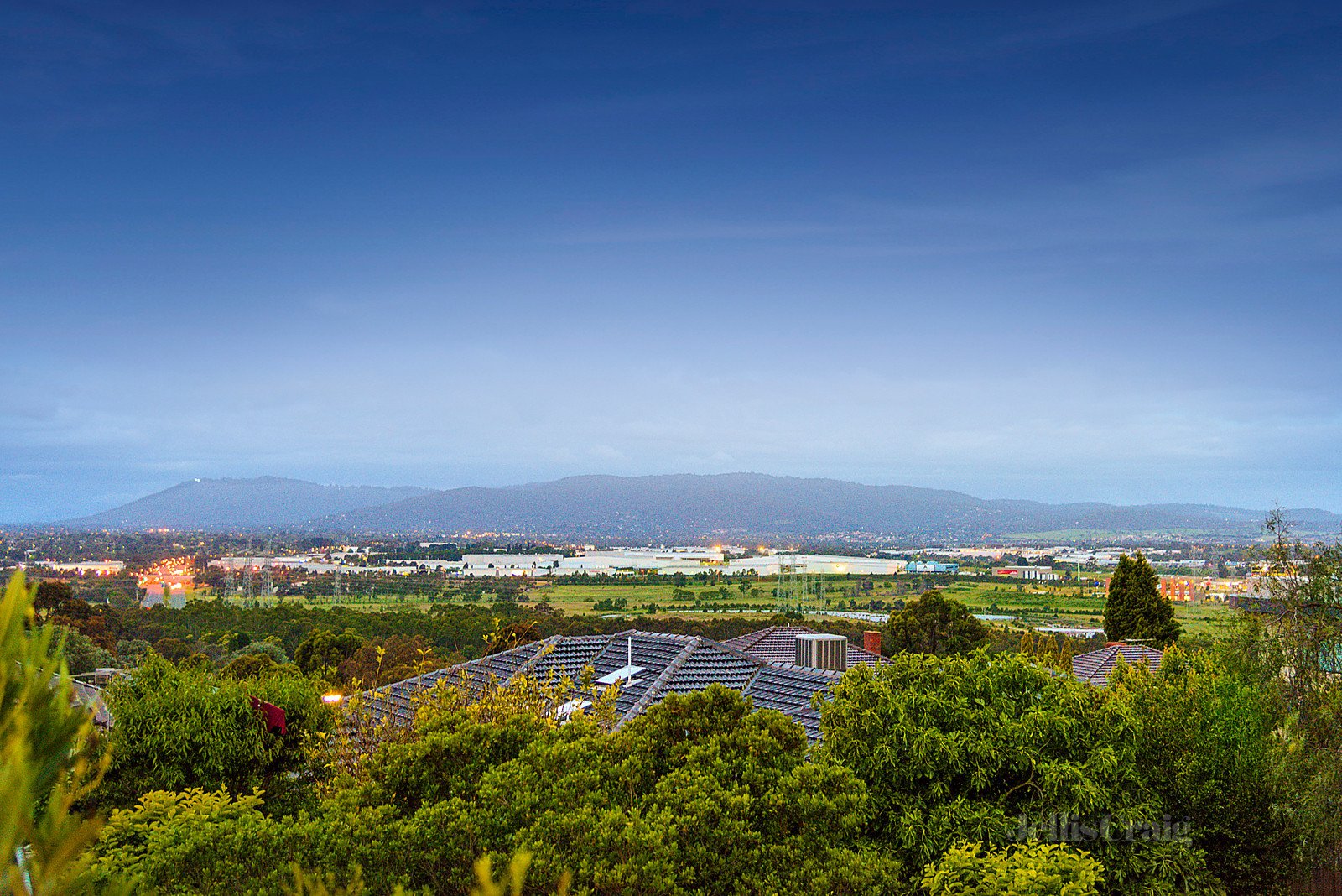 6-7 Pontford Court, Wheelers Hill image 8