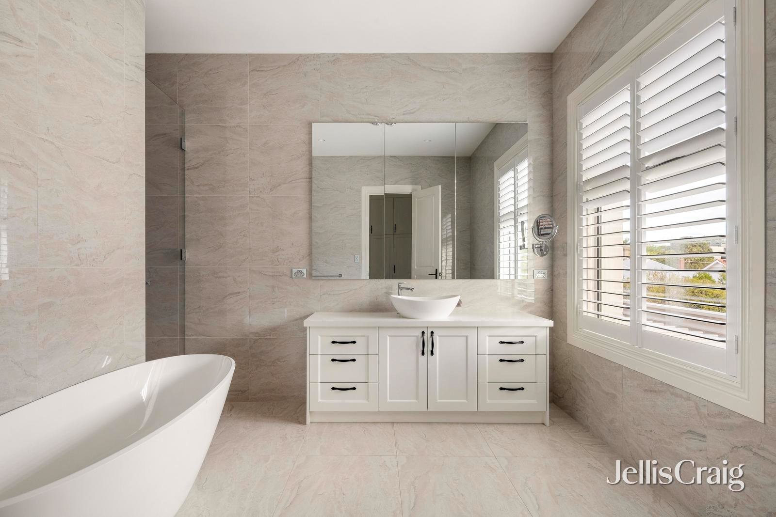 6-8 Mangarra Road, Canterbury image 10