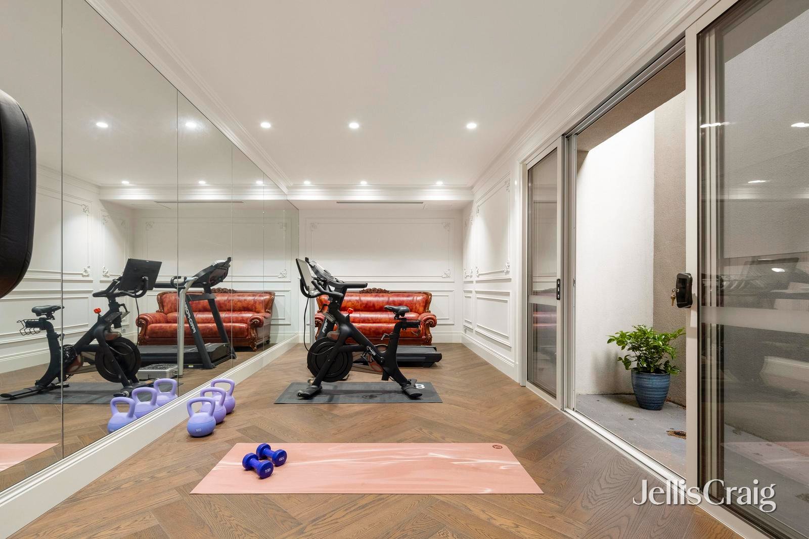 6-8 Mangarra Road, Canterbury image 19