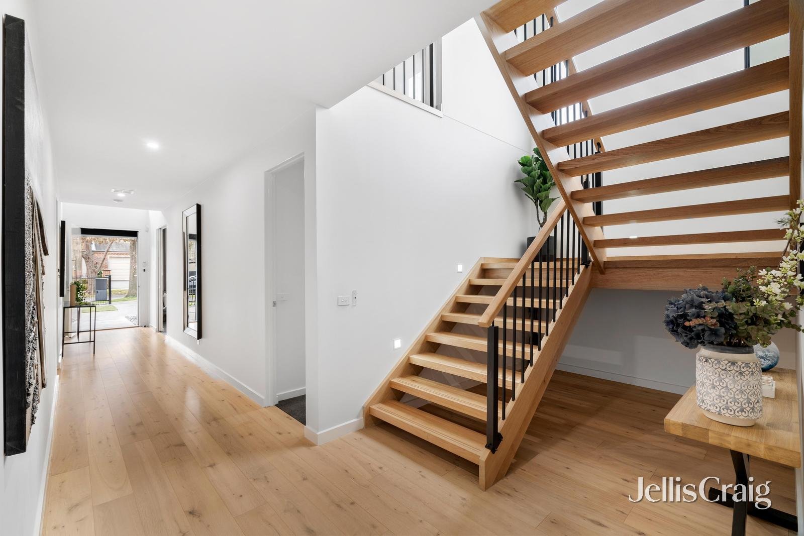 6 Abassia Street, Balwyn North image 2