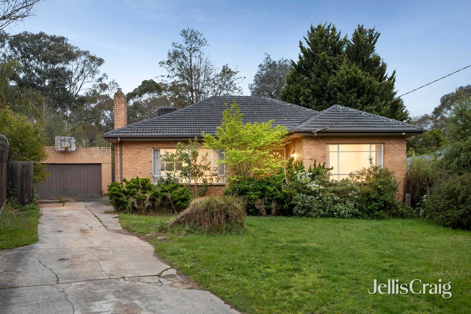 6 Abraham Drive, Croydon image 1