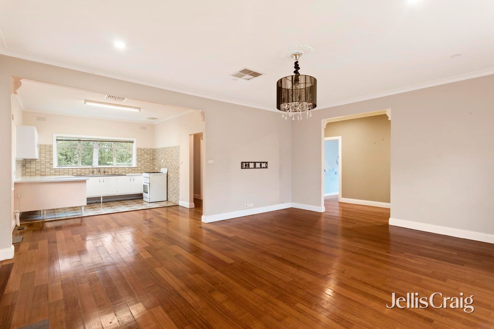 6 Abraham Drive, Croydon image 3