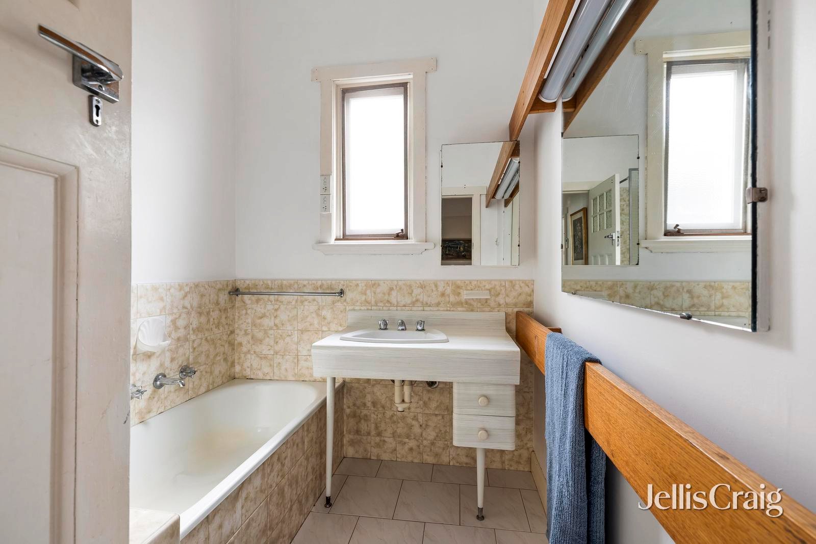 6 Allenby Road, Canterbury image 7