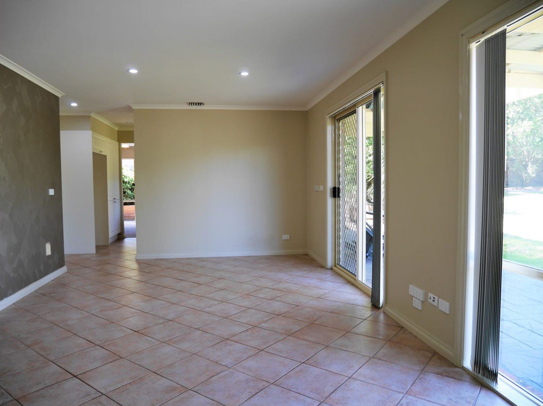 6 Ambleside Close, Mooroolbark image 6