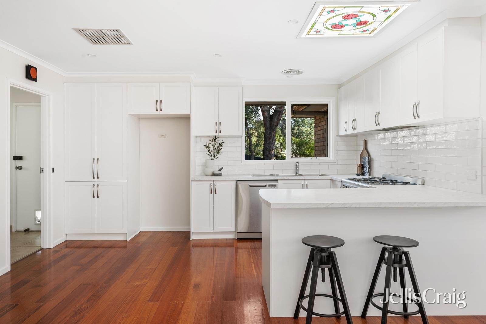 6 Ancona Court, Eltham image 6