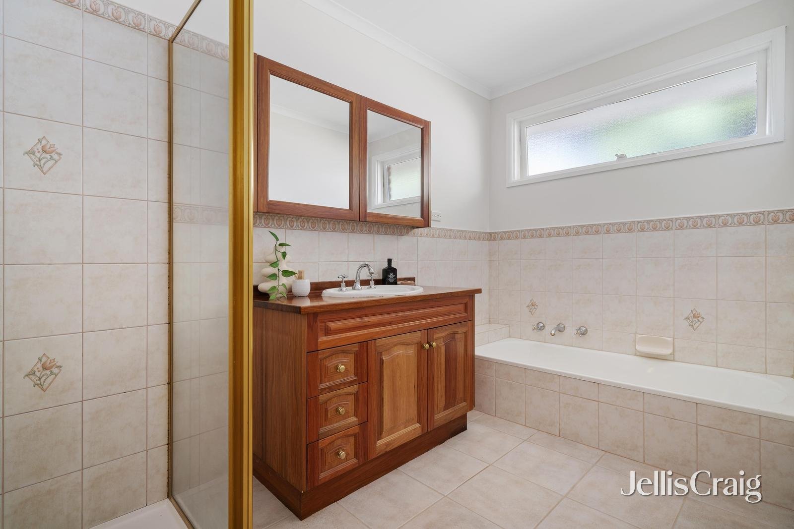 6 Ancona Court, Eltham image 12