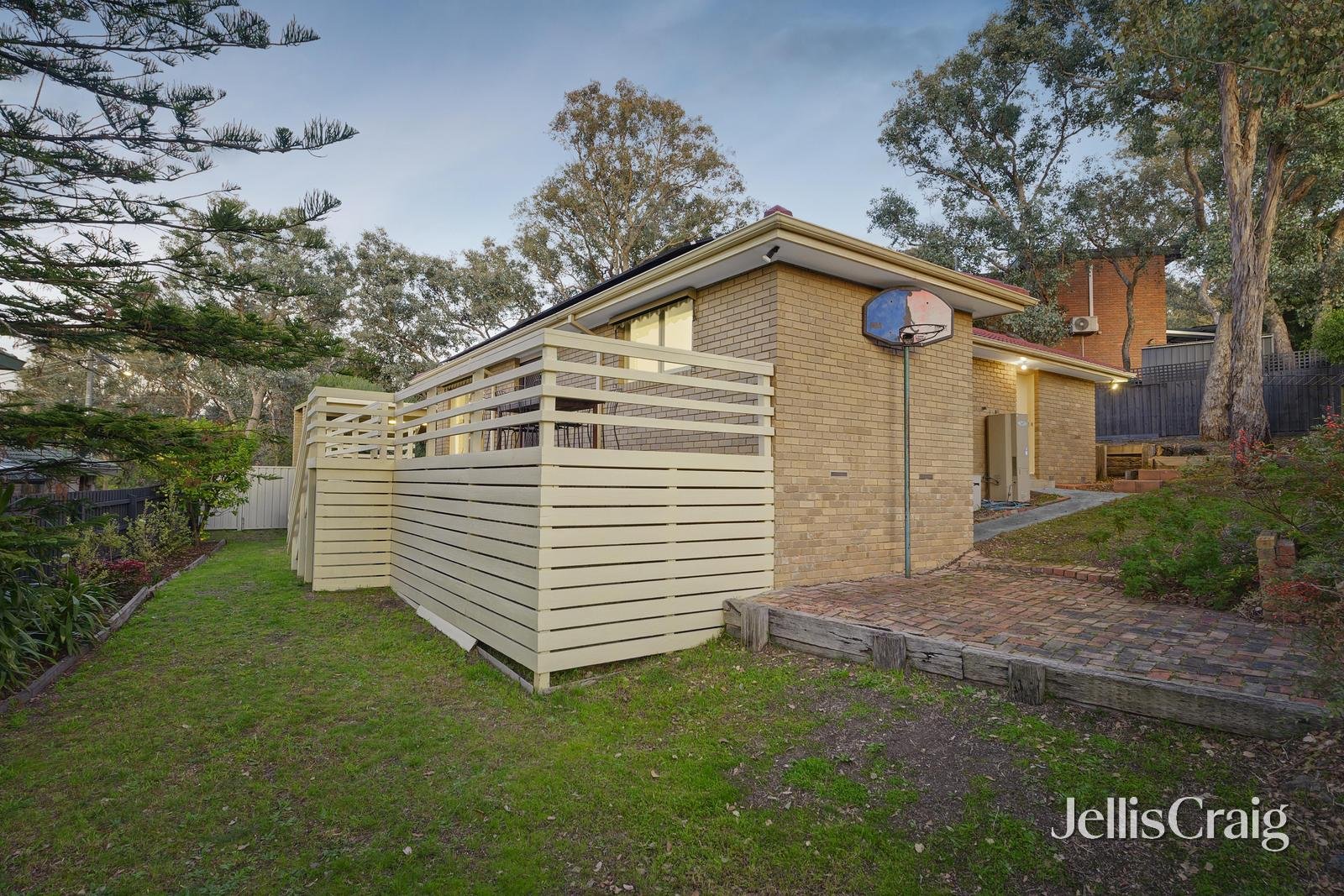 6 Ancona Court, Eltham image 16