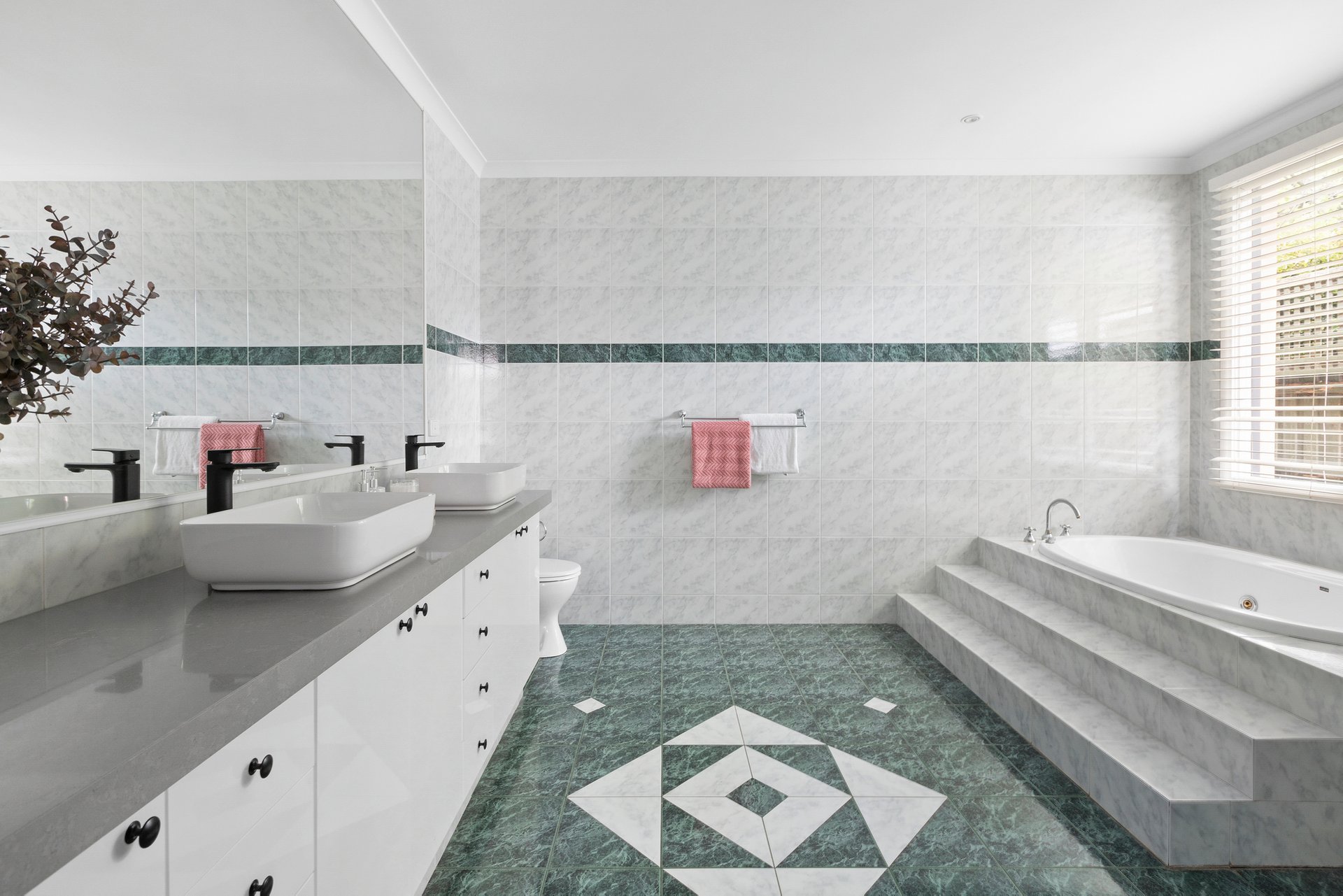 Property Gallery Thumbnail 8