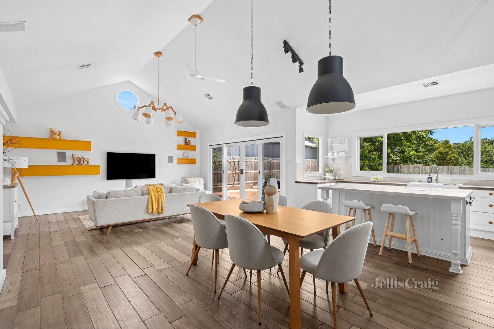 6 Ashbourne Road, Woodend image 3