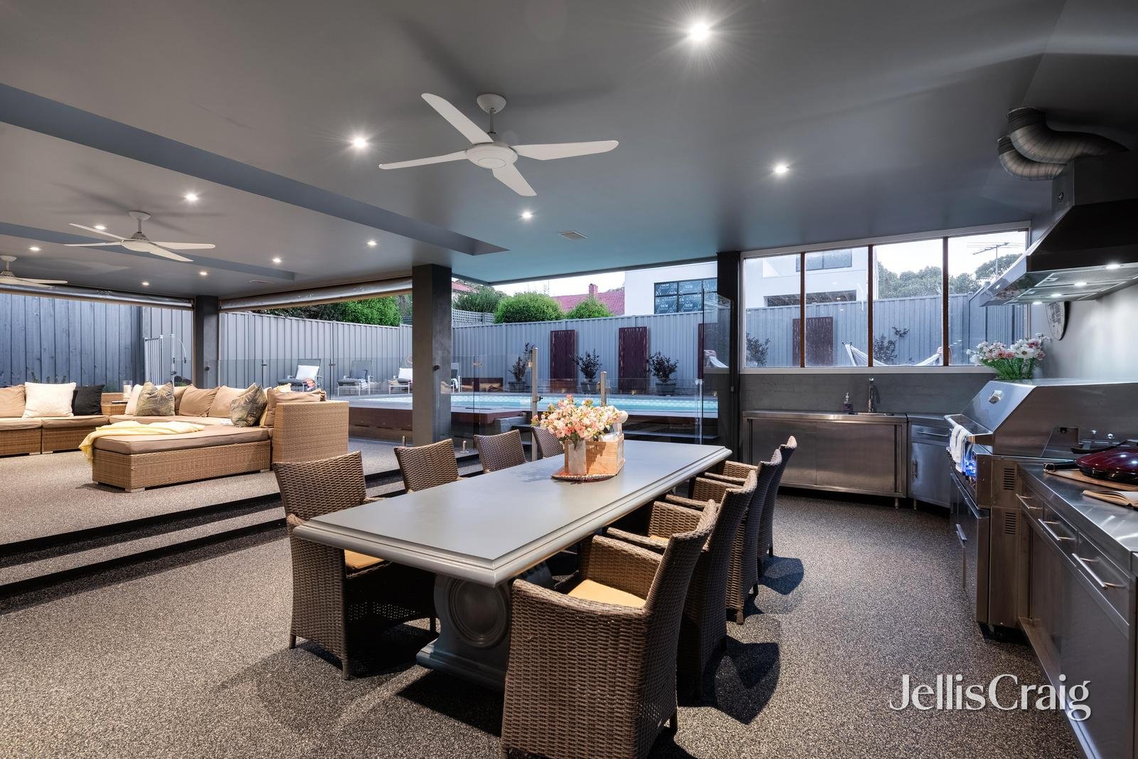 6 Austin Street, Bentleigh image 2