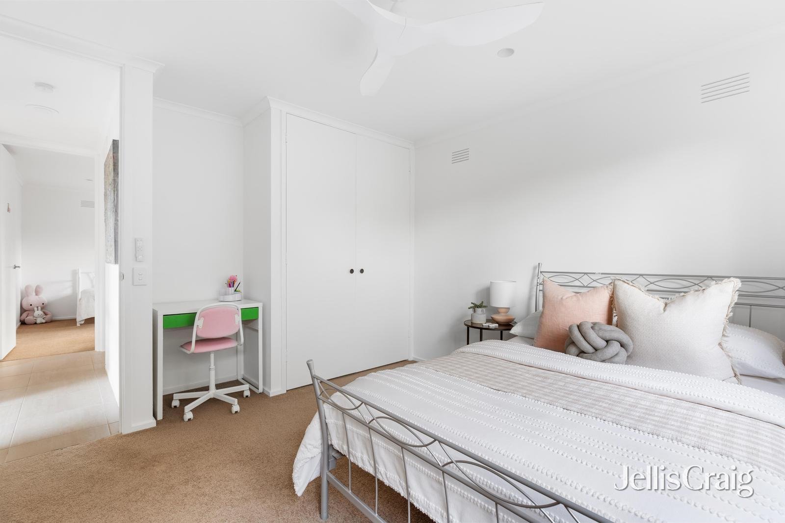 6 Avarn Court, Eltham image 12