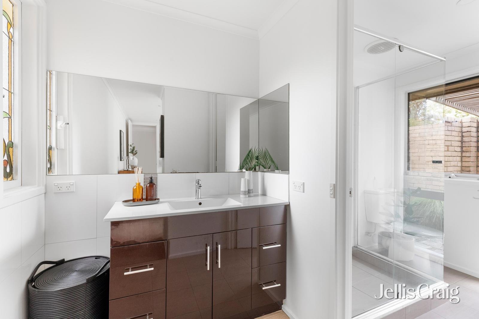 6 Avarn Court, Eltham image 13