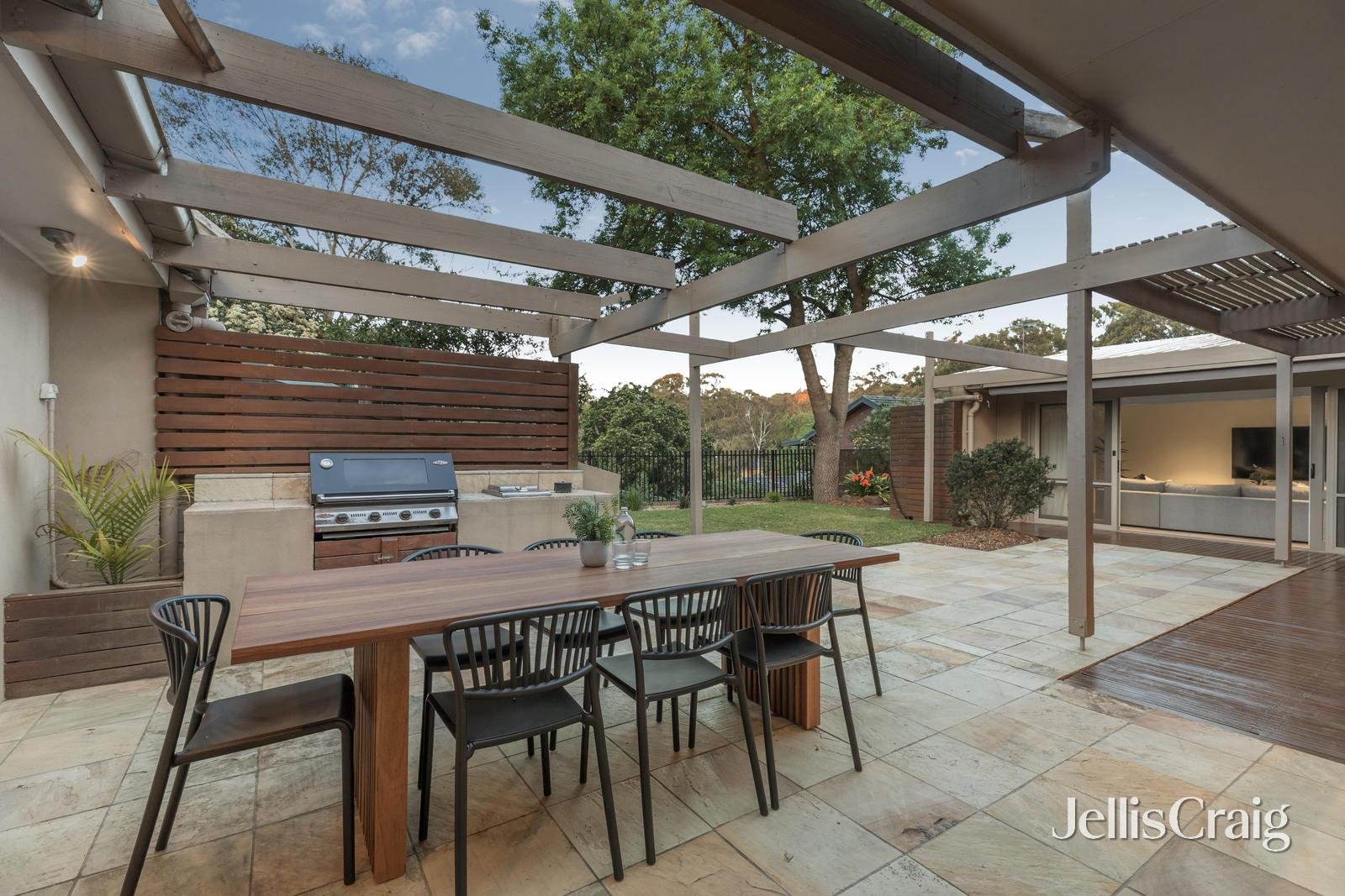 6 Avarn Court, Eltham image 15