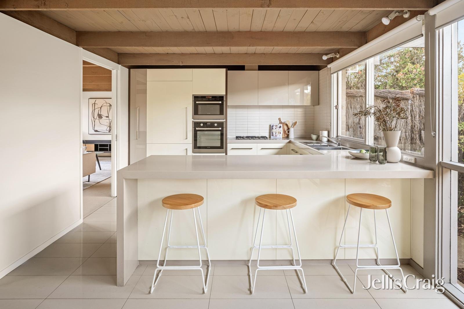 6 Avenza Street, Mentone image 2