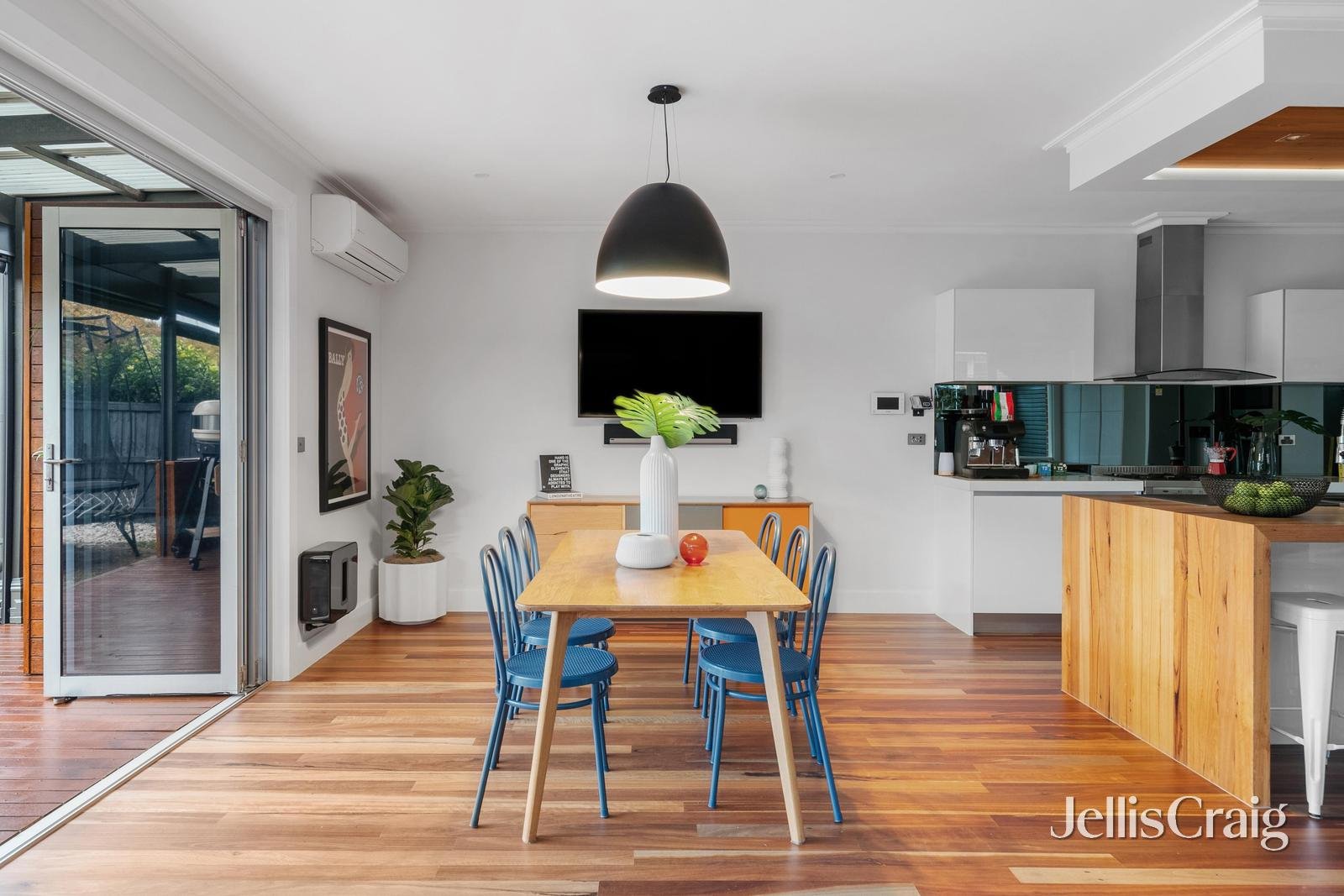 6 Bates Drive, Williamstown image 7