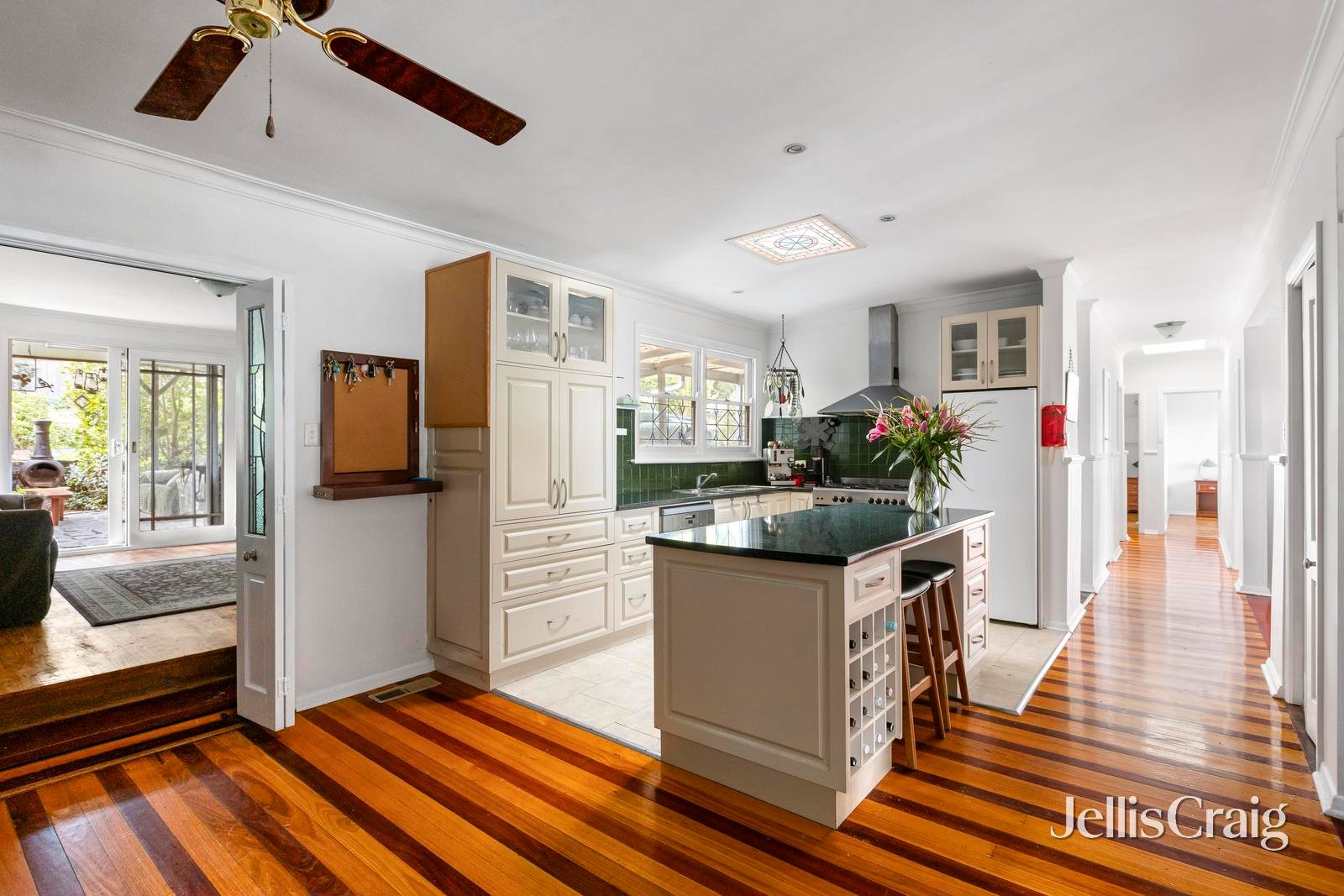 6 Beaconsfield Road, Briar&nbsp;Hill image 5