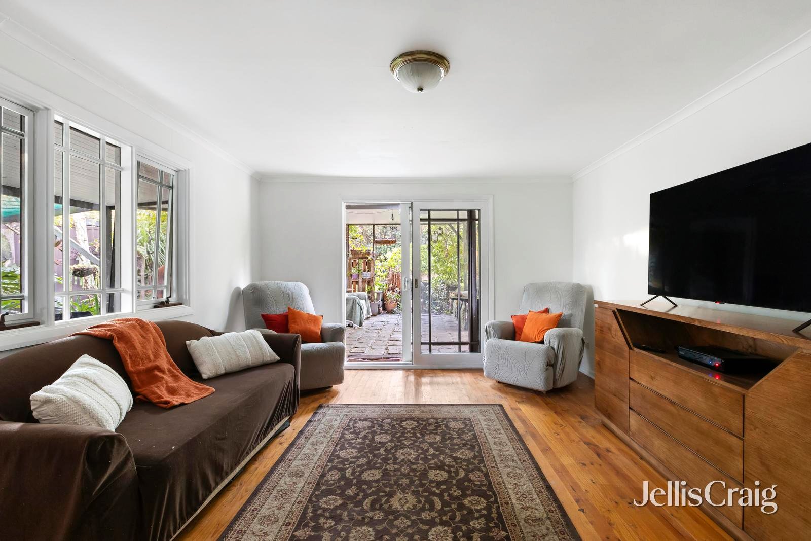 6 Beaconsfield Road, Briar&nbsp;Hill image 8