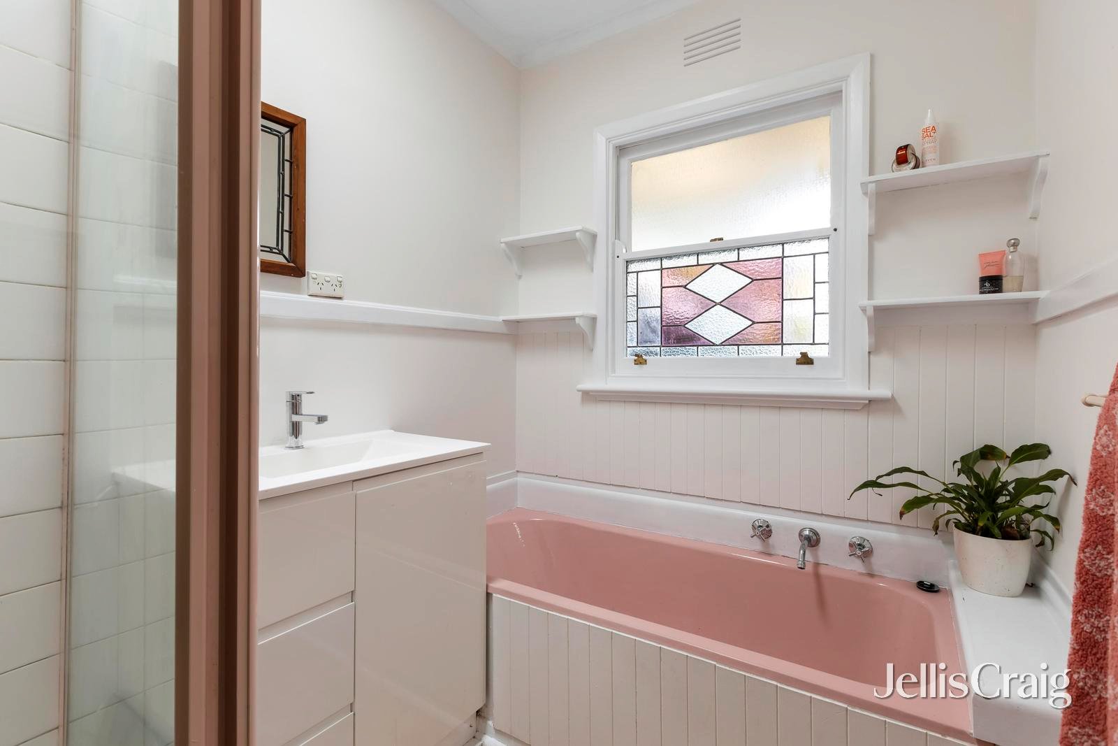 6 Beaconsfield Road, Briar&nbsp;Hill image 10