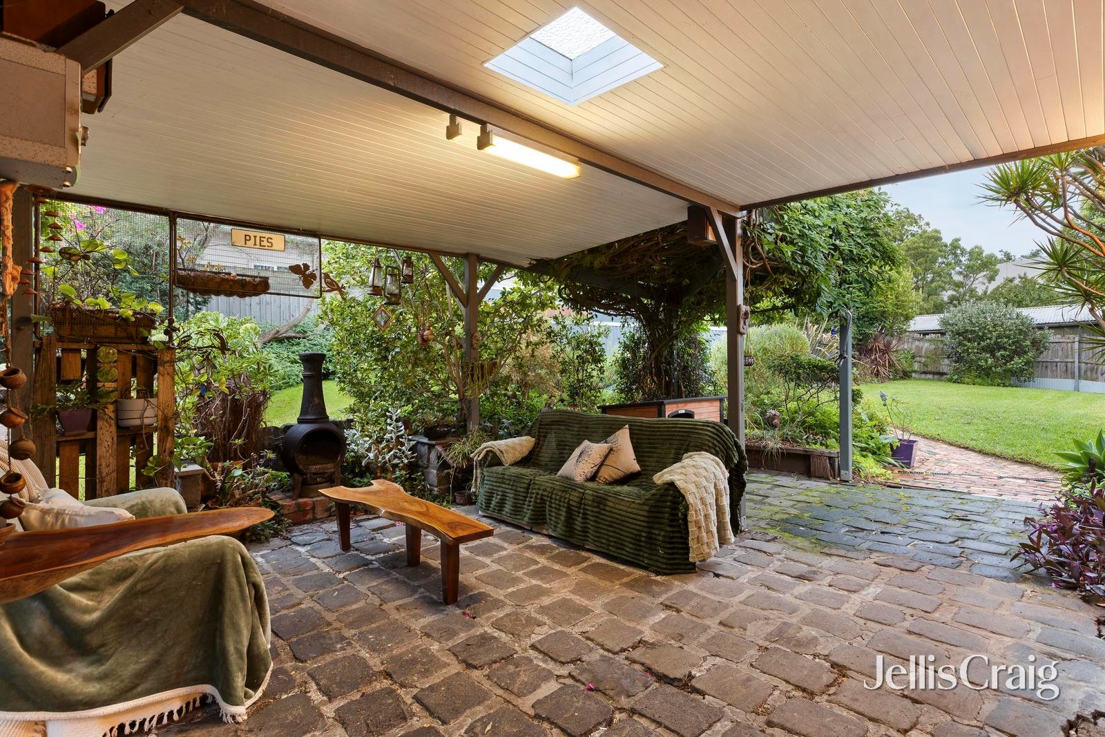 6 Beaconsfield Road, Briar&nbsp;Hill image 14