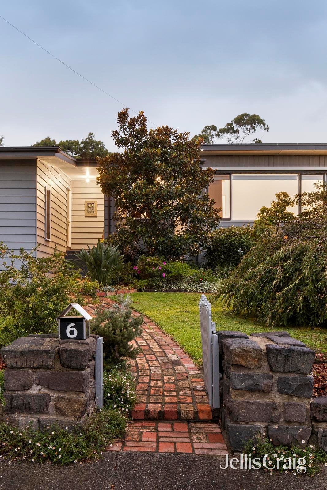 6 Beaconsfield Road, Briar&nbsp;Hill image 17